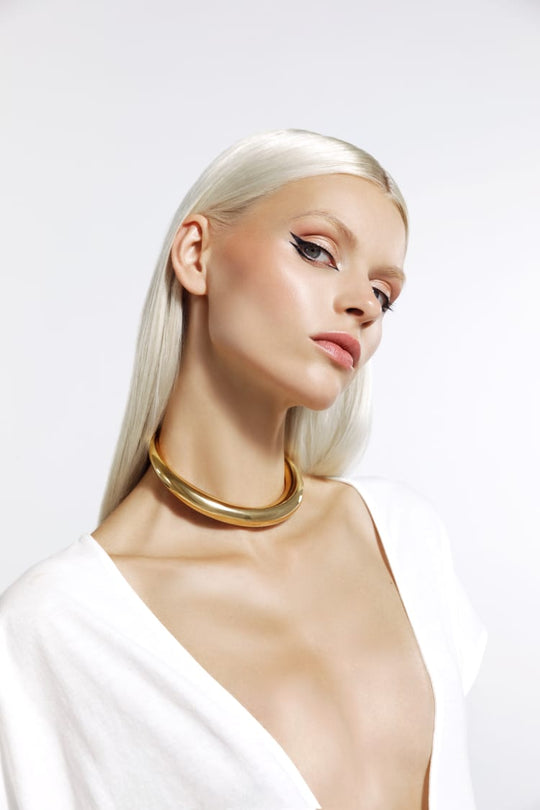 runde minimalistische Choker-Halskette in Gold