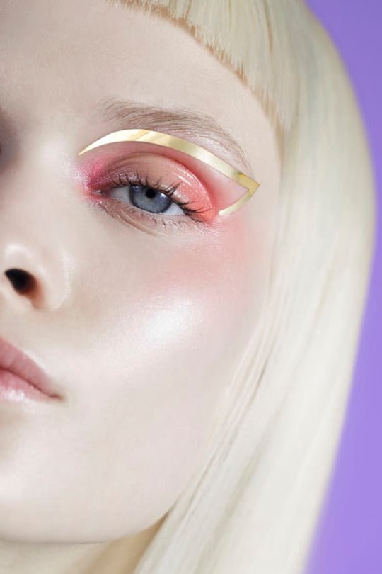 Augenschmuck-Make-up in 24 Karat Gold